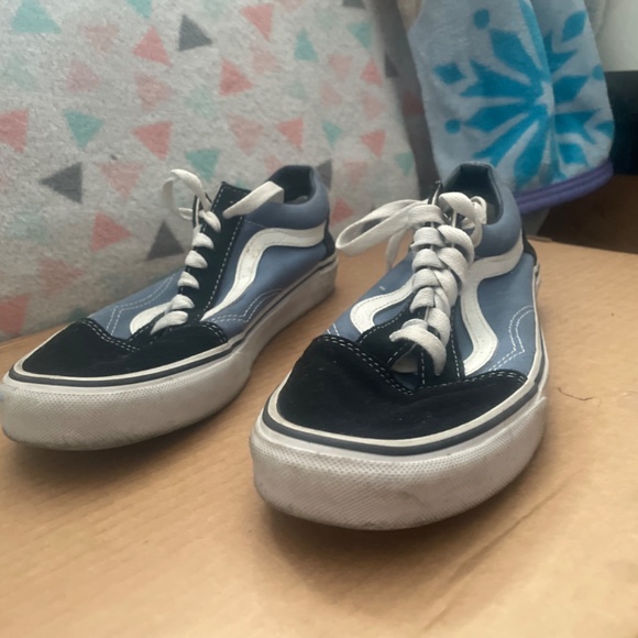 Vans - Picture 2 of 3